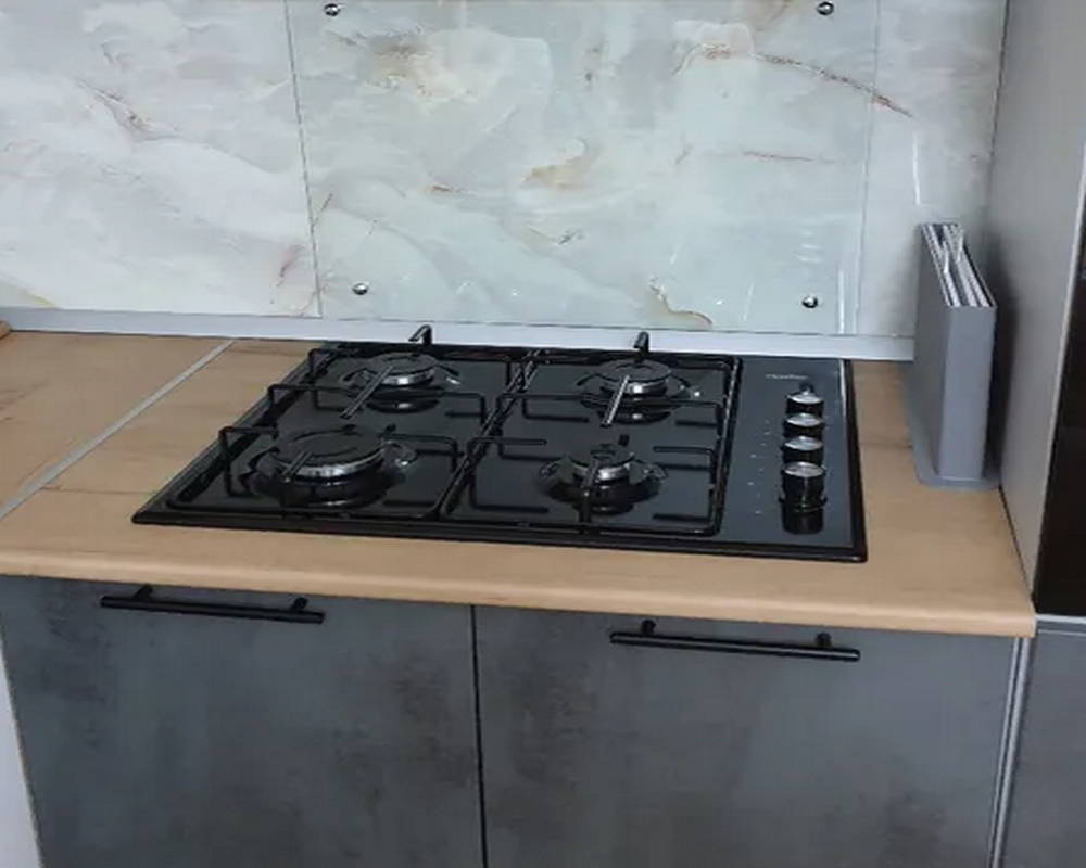 Плинтус для столешницы Алюминий 28*28мм 3,05м Серебро вогнутый