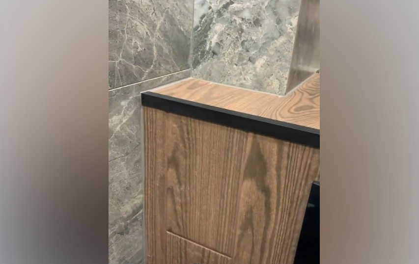 Угол декоративный 40х40 Уп 15-27.2700.515 Черный