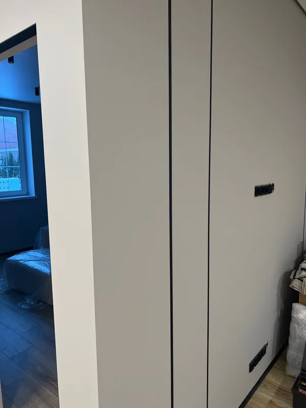 Полоса алюминиевая 20х1,5 мм черный/глянец 2,7 м