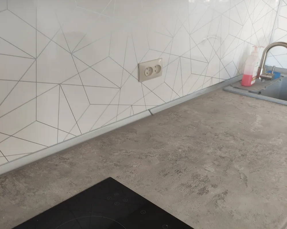 Плинтус для столешницы Алюминий 28*28мм 3,05м Серебро вогнутый