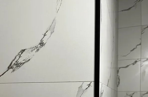 Угол декоративный 40х20 Уп 14-27.2700.515 Черный