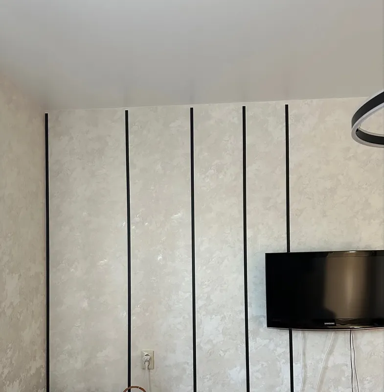 Полоса алюминиевая 20х1,5 мм черный/глянец 2,7 м